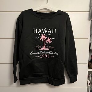 Hawaii sweatshirt. Size small. Like new.